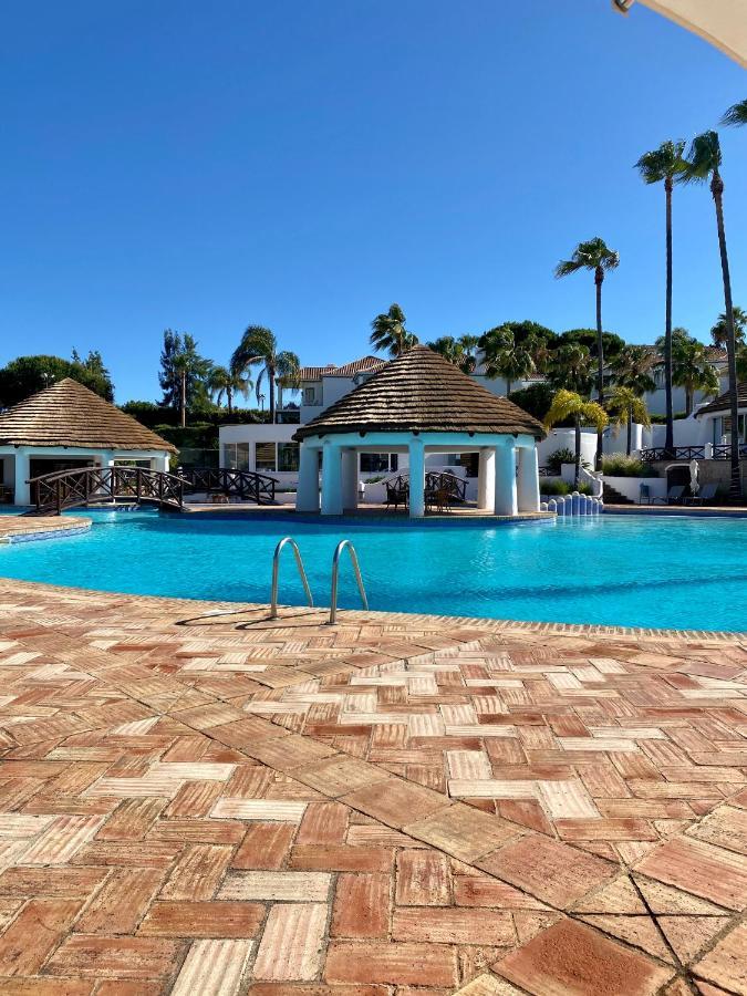 Beautiful Apartment For Rent In Quinta Do Lago With Excellent Resort Facilities Close To Lake And Beach. 외부 사진